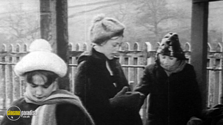 A still #4 from The Railway Children (1968)