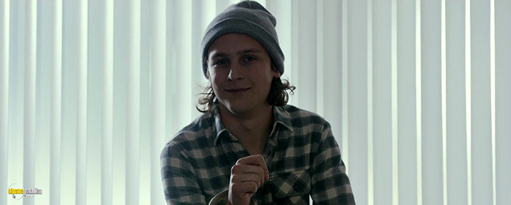 A still #2 from The Good Neighbour (2016)