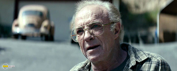 A still #10 from The Good Neighbour (2016)