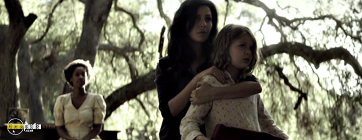 A still #10 from The Veil (2016)