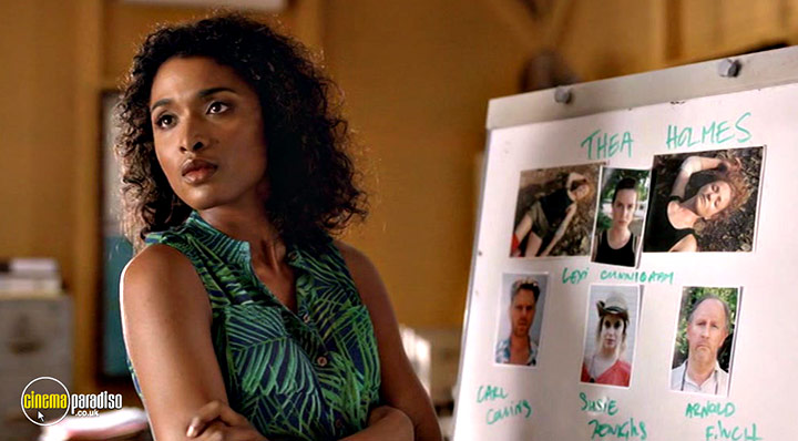 A still #28 from Death in Paradise: Series 3 (2013)