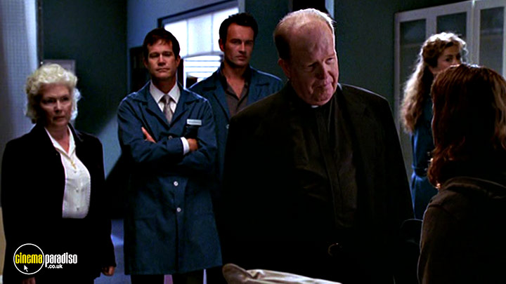 A still #23 from Nip / Tuck: Series 2 (2004)