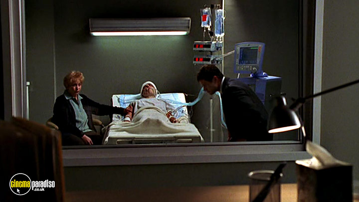 A still #14 from Nip / Tuck: Series 2 (2004)
