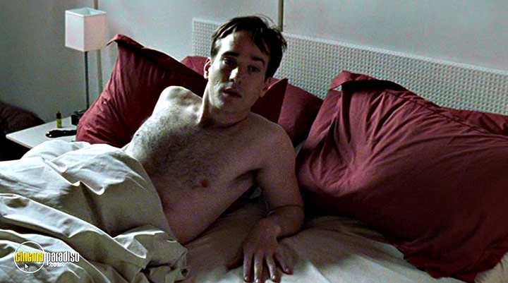 A still #39 from Perfect Strangers (2001)