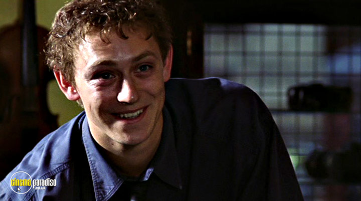 A still #33 from Perfect Strangers (2001)