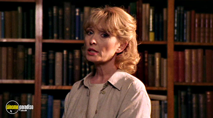 A still #20 from Perfect Strangers (2001)