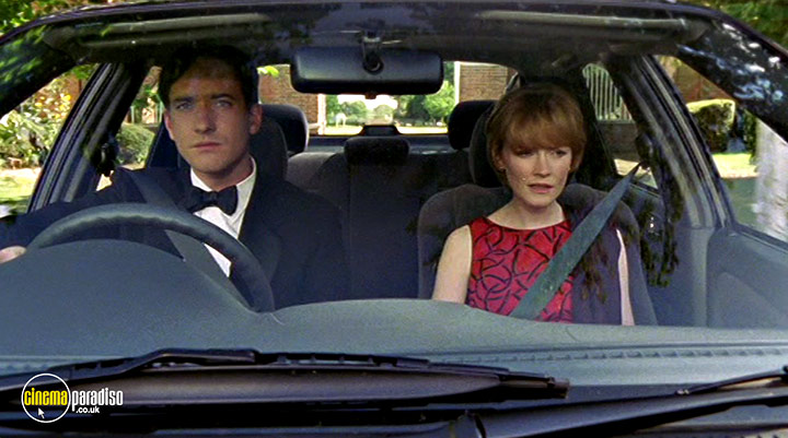 A still #18 from Perfect Strangers (2001)