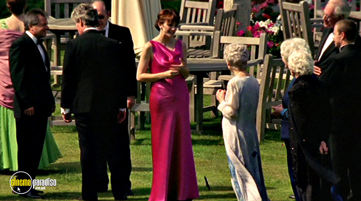 A still #17 from Perfect Strangers (2001)