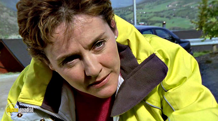 A still #32 from Silent Witness: Series 5 and 6 (2000)