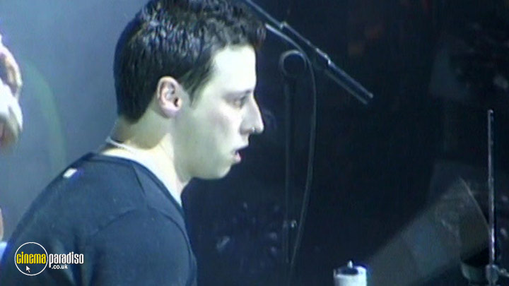 A still #3 from Stereophonics (2000)