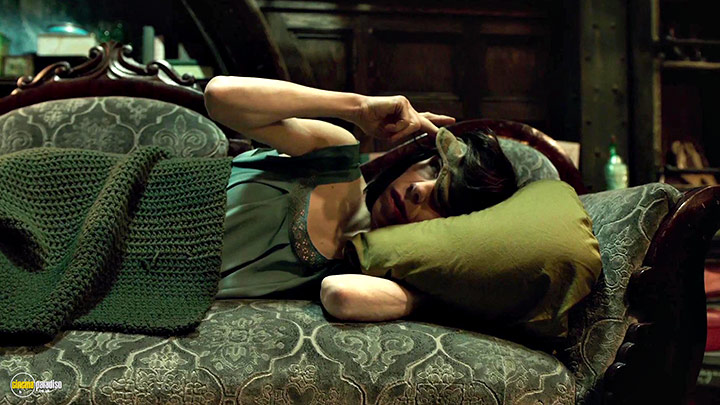 A still #14 from The Shape of Water (2017)