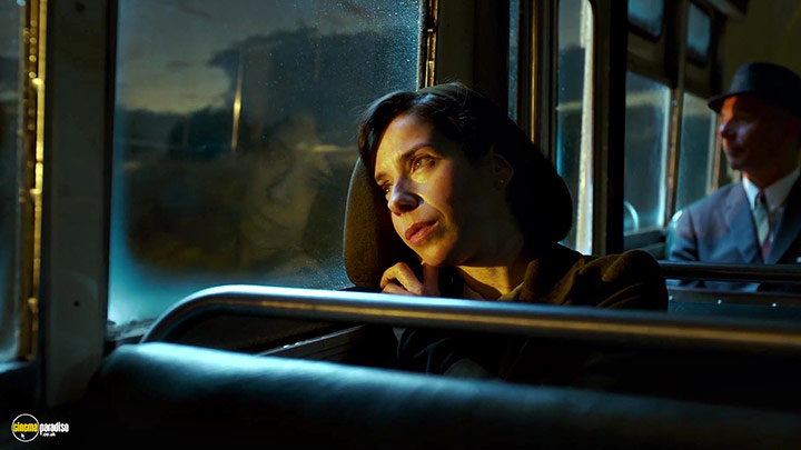 A still #7 from The Shape of Water (2017)