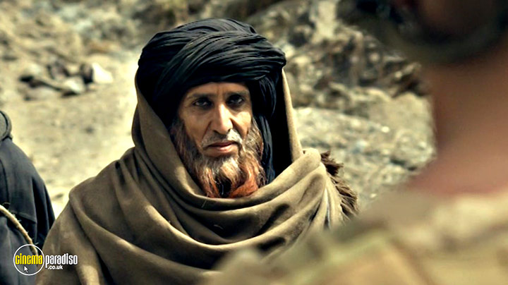 A still #11 from Neither Heaven Nor Earth (2015)