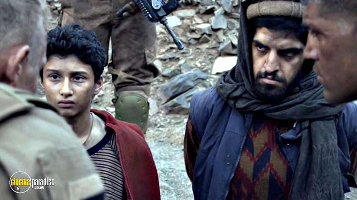 A still #9 from Neither Heaven Nor Earth (2015)
