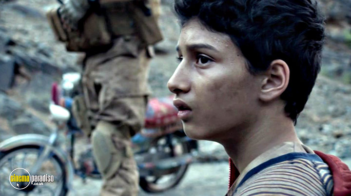 A still #8 from Neither Heaven Nor Earth (2015)