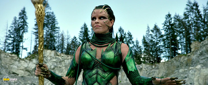 A still #13 from Power Rangers (2017)