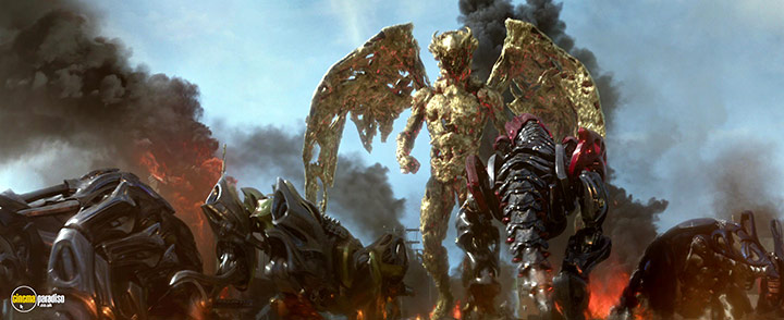 A still #11 from Power Rangers (2017)