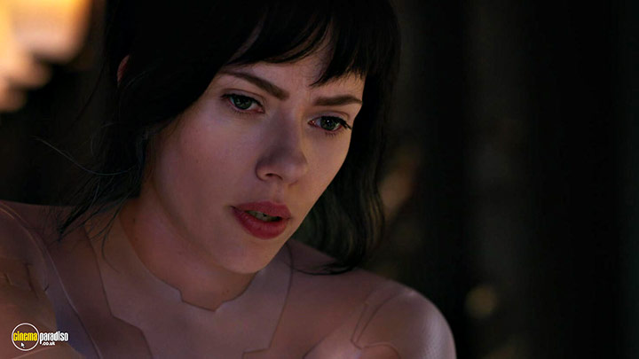 A still #13 from Ghost in the Shell (2017)