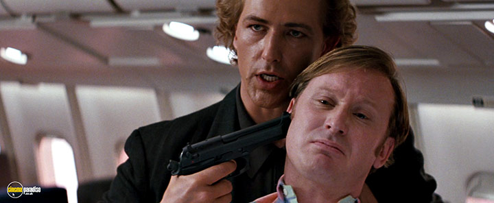 A still #18 from Passenger 57 (1992)