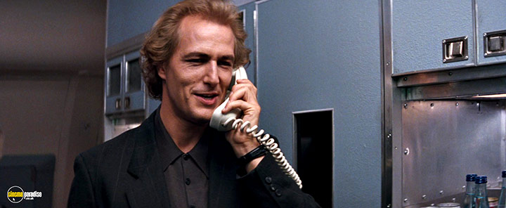 A still #5 from Passenger 57 (1992)