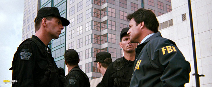 A still #14 from Passenger 57 (1992)