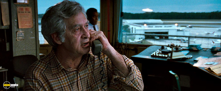 A still #6 from Passenger 57 (1992)