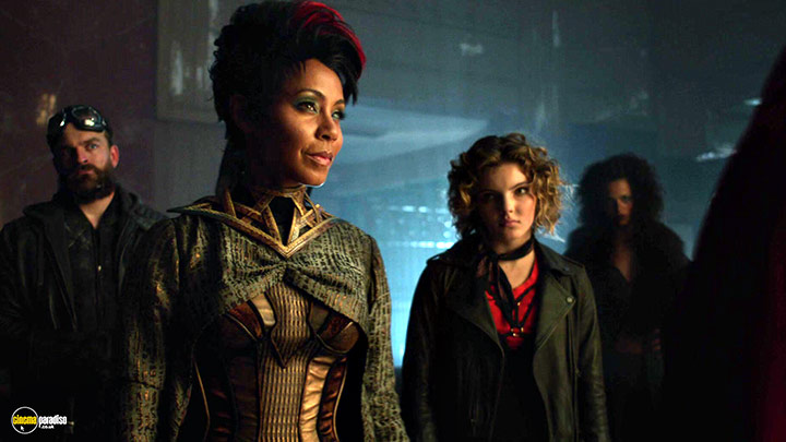 A still #17 from Gotham: Series 3 (2016)
