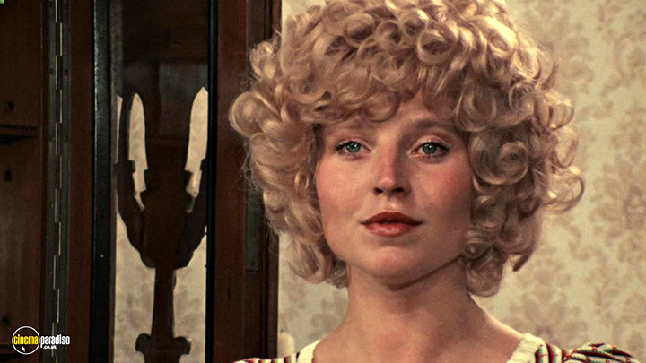 A still #7 from Eight Hours are Not a Day (1973)