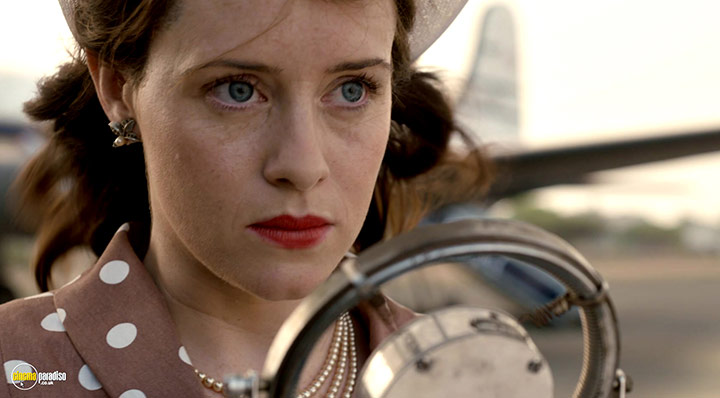 A still #25 from The Crown: Series 1 (2016)