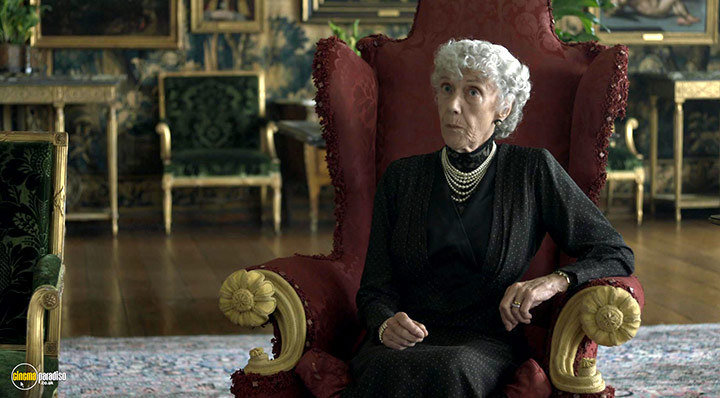 A still #2 from The Crown: Series 1 (2016)