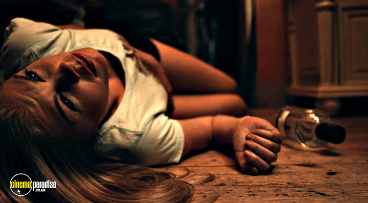 A still #15 from The Shadow Man (2017)