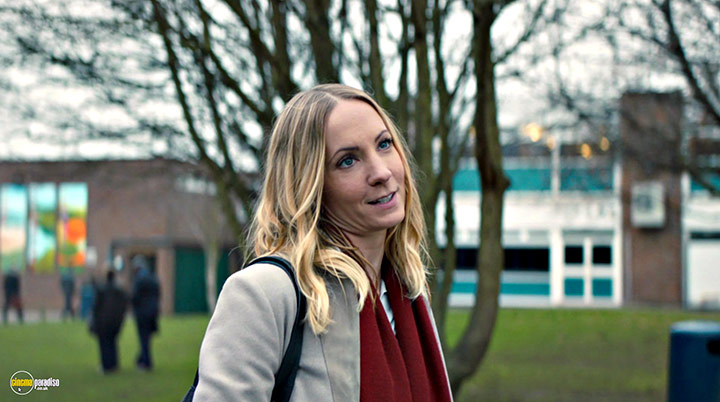 A still #16 from Liar (2017)
