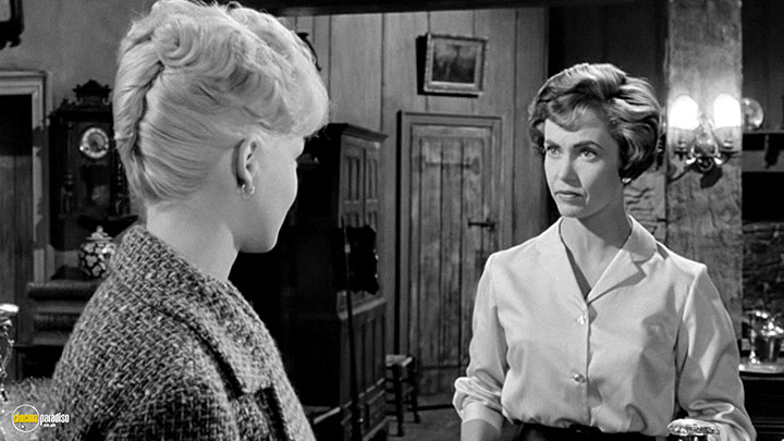 A still #15 from The City of the Dead (1960)