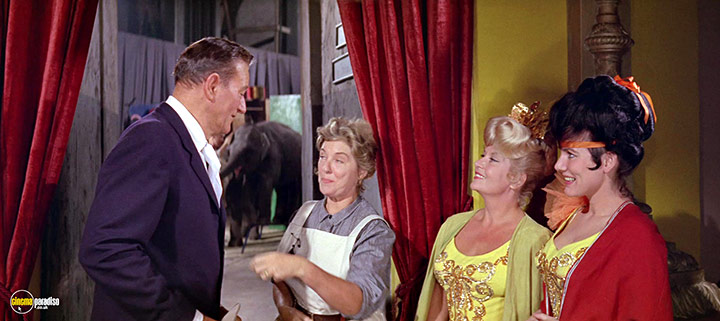 A still #40 from Magnificent Showman (1964)