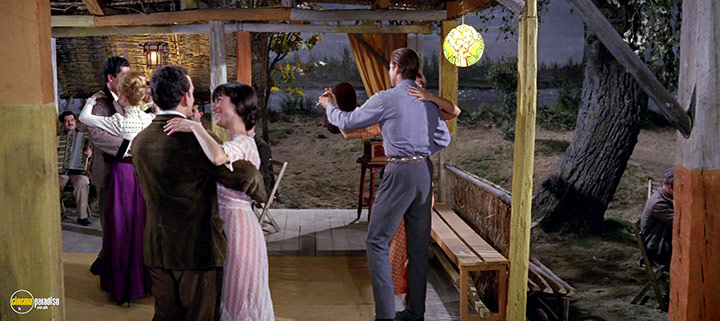 A still #30 from Magnificent Showman (1964)