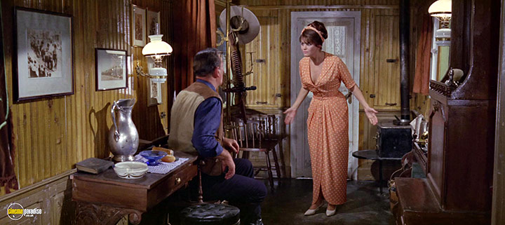A still #29 from Magnificent Showman (1964)