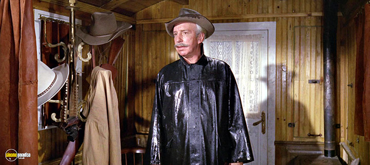 A still #28 from Magnificent Showman (1964)