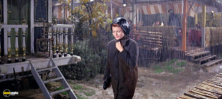 A still #27 from Magnificent Showman (1964)