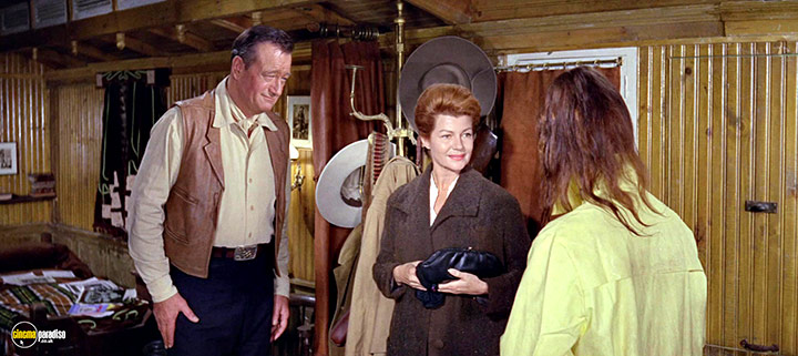 A still #26 from Magnificent Showman (1964)