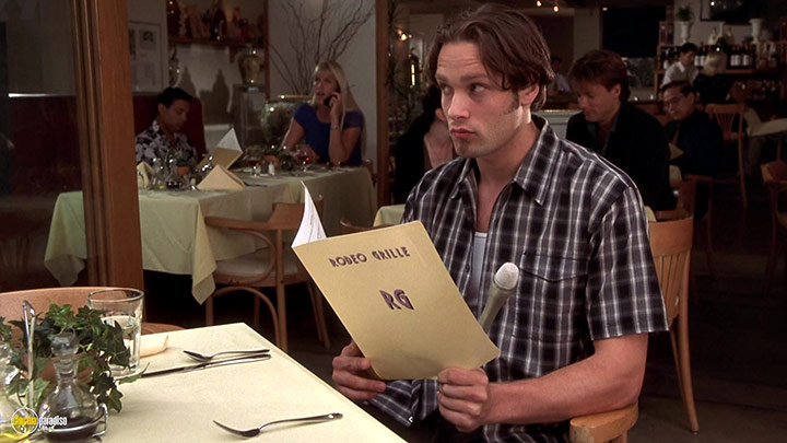 A still #43 from Bowfinger (1999)