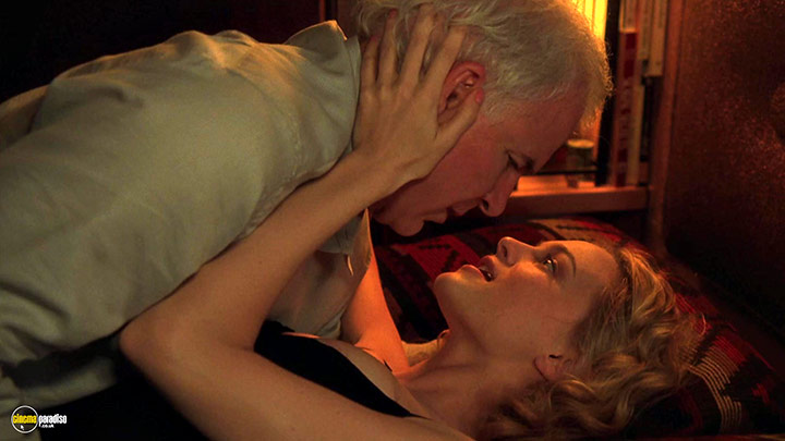A still #25 from Bowfinger (1999)