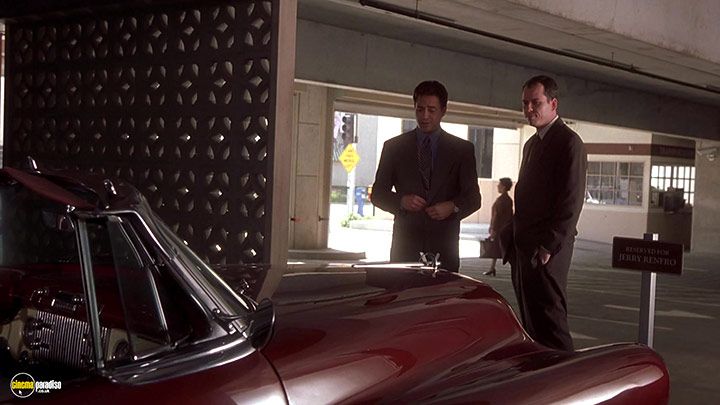 A still #21 from Bowfinger (1999)