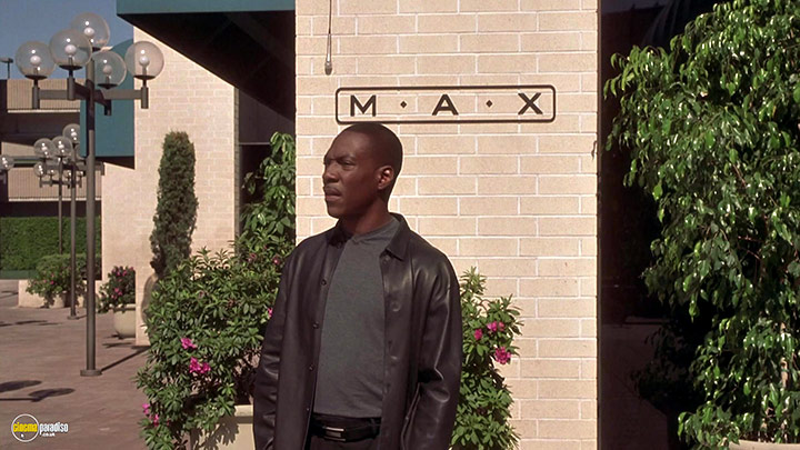 A still #19 from Bowfinger (1999)