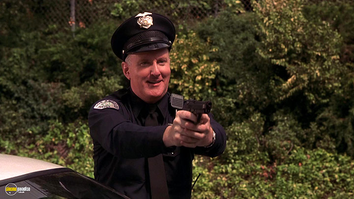 A still #14 from Bowfinger (1999)