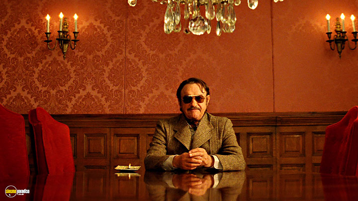 A still #11 from The Royal Tenenbaums (2001)