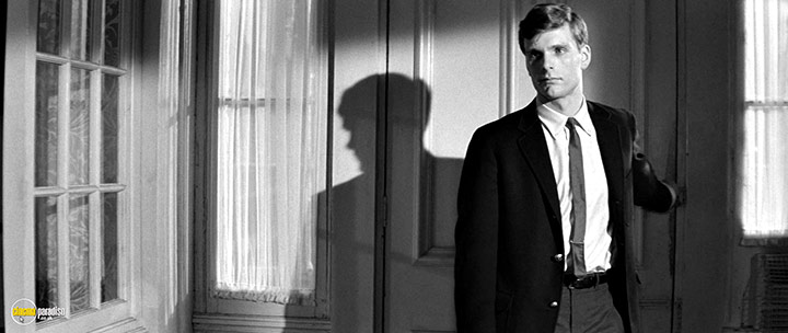 A still #16 from Bunny Lake Is Missing (1965)