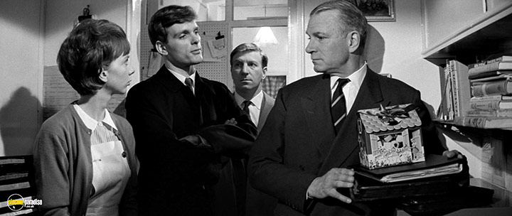 A still #14 from Bunny Lake Is Missing (1965)