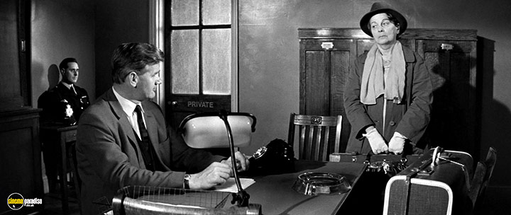 A still #10 from Bunny Lake Is Missing (1965)