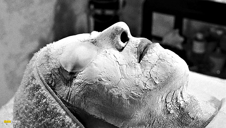 A still #5 from Repulsion (1965)