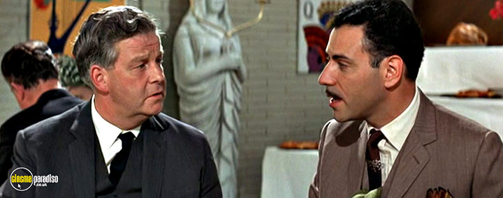 A still #33 from Inspector Clouseau (1968)